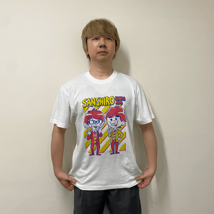三四郎×MOUNTAIN GRAPHICS Tシャツ WHITE(チケット購入者優先販売) - 三四郎公式グッズショップ